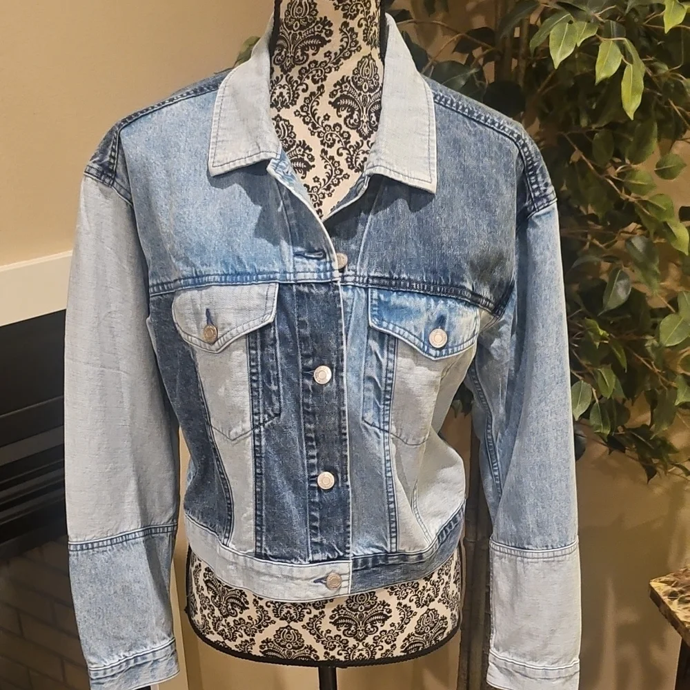 GAP - Wonen's Patchwork Denim Crop Jacket (L) - NWOT - Picture 2 of 4